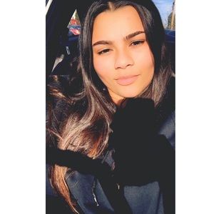 Meet your Posher, Brooke